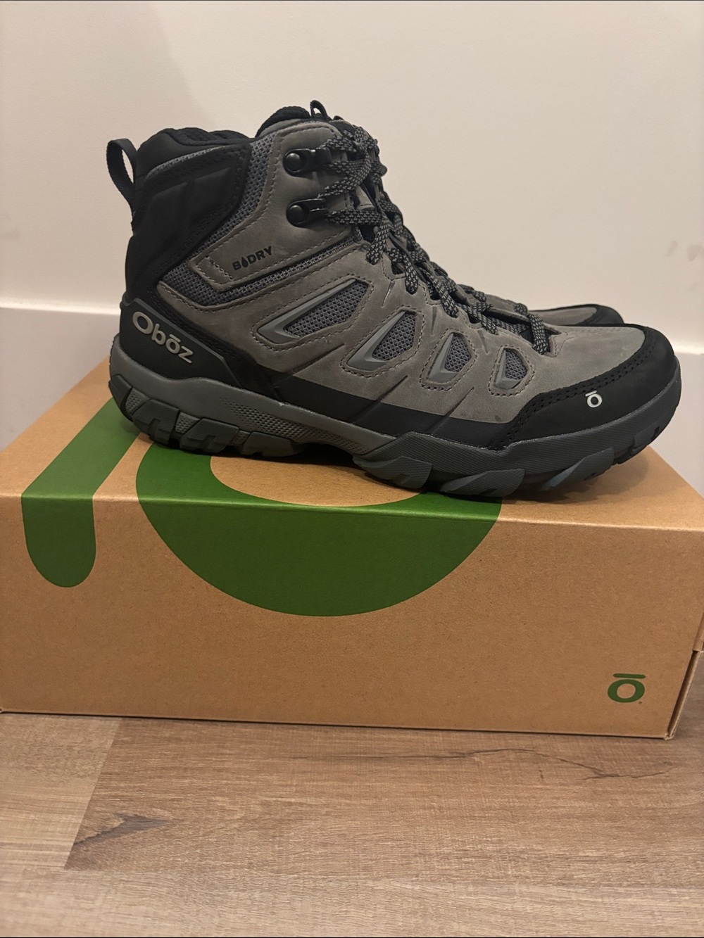 Oboz Men's sawtooth x mid b dry waterproof charcoal size 8.5 new with box